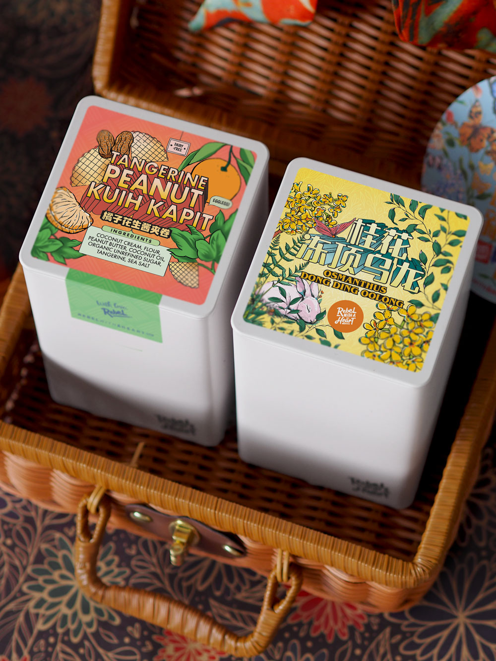 Standard Twin Set: Tangerine Peanut Kuih Kapit + Osmanthus Dong Ding Oolong