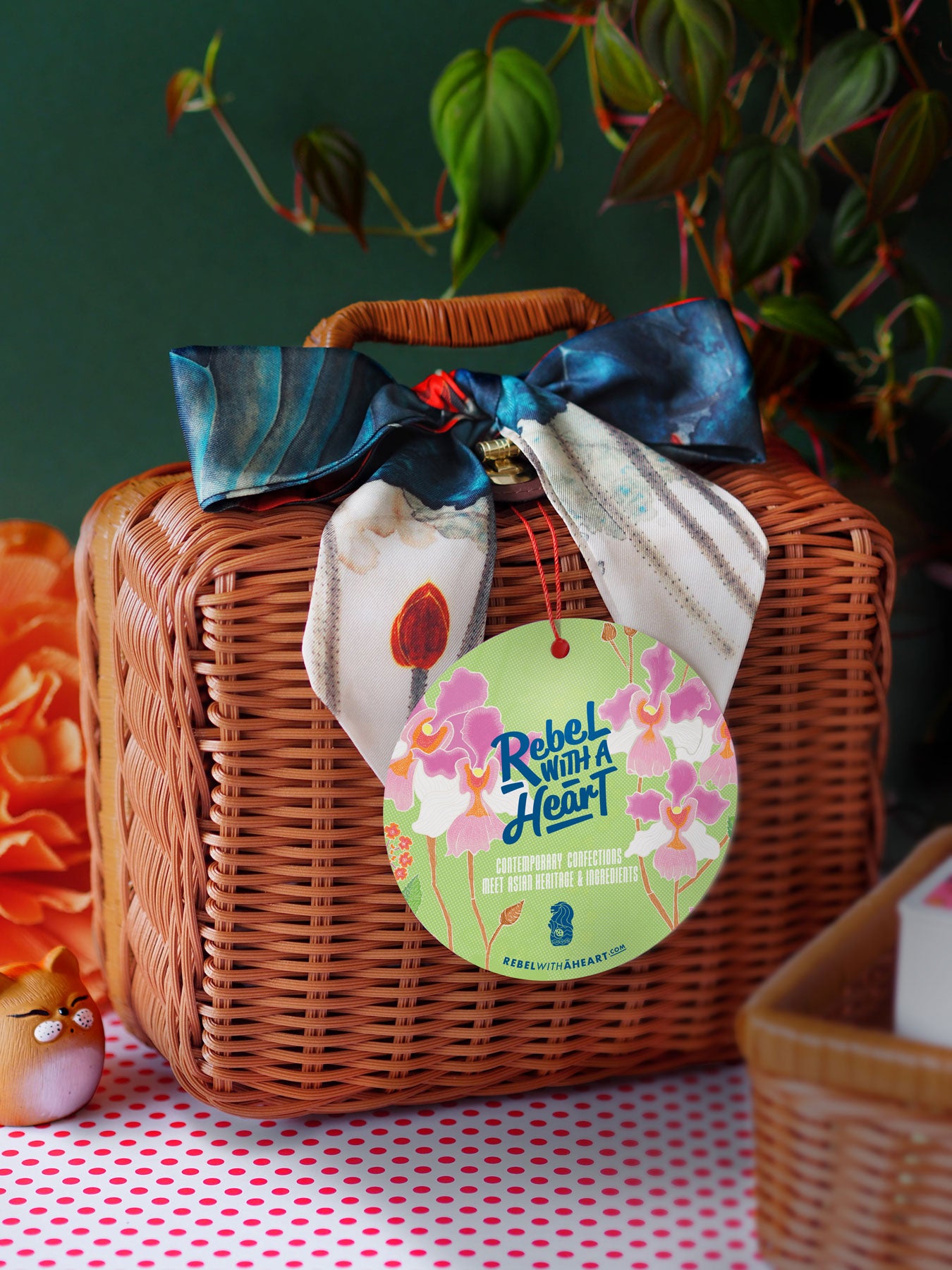 Petite Twin Set: Pistachio Kuih Kapit + Rose Dian Hong