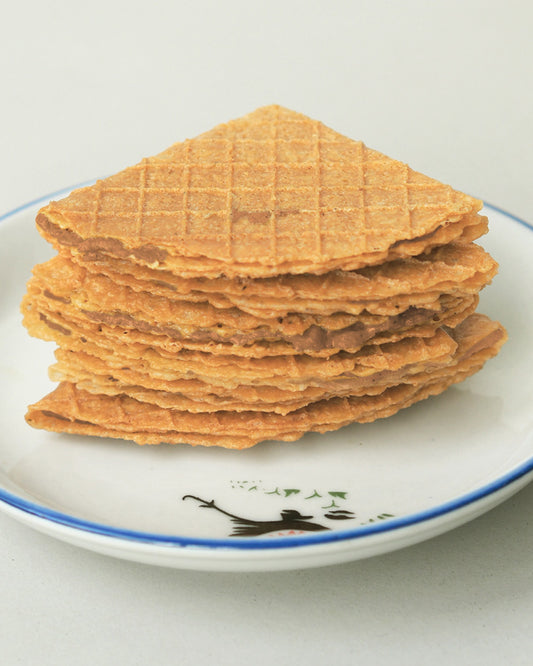 Pecan Kuih Kapit with Soy Sauce