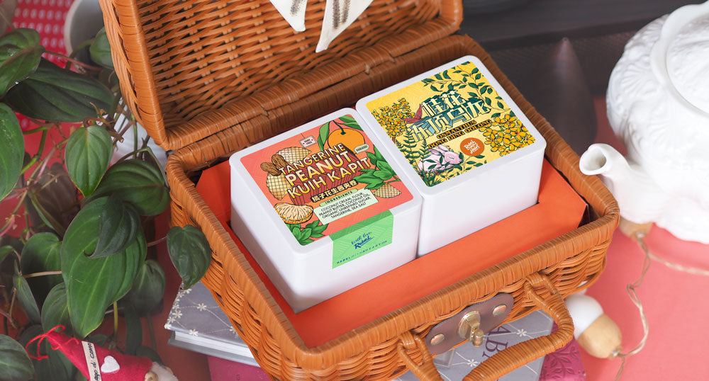 Petite Twin Set: Tangerine Peanut Kuih Kapit + Osmanthus Dong Ding Oolong