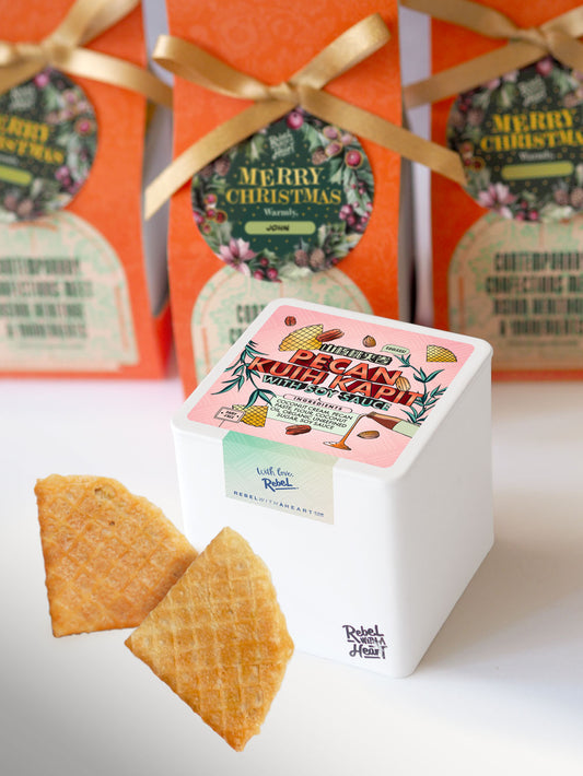 Pecan Kuih Kapit with Soy Sauce